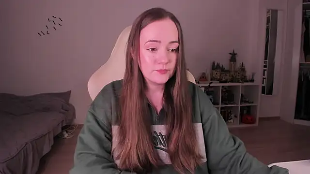 WalkingGirl online show from 11-27-25, 10:45