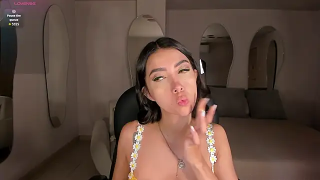 ValeriaVelvet online show from 05-28-26, 11:51
