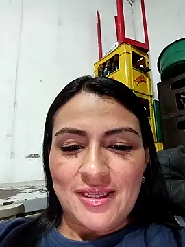 Linda Lars online show from 10-13-25, 04:12