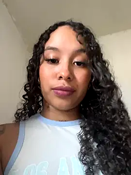 MarieLeon online show from 10-04-25, 09:13