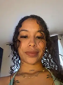 MarieLeon online show from 05-28-26, 07:33