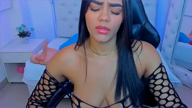 Snapshot of silvana__miller chatting on 03-15-25, 07:05 silvana miller online show from 03-15-25, 07:05