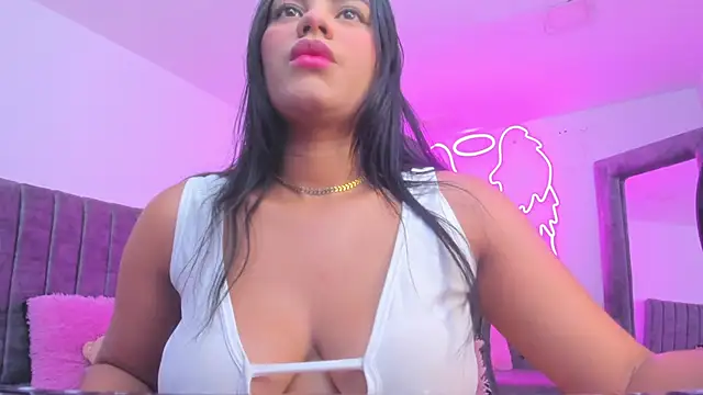 Snapshot of silvana__miller chatting on 02-13-26, 12:23 silvana miller online show from 02-13-26, 12:23