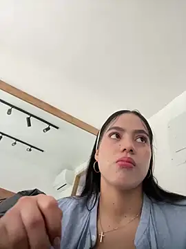 Snapshot of ariel_jonees chatting on 01-20-25, 04:12 ariel jonees online show from 01-20-25, 04:12