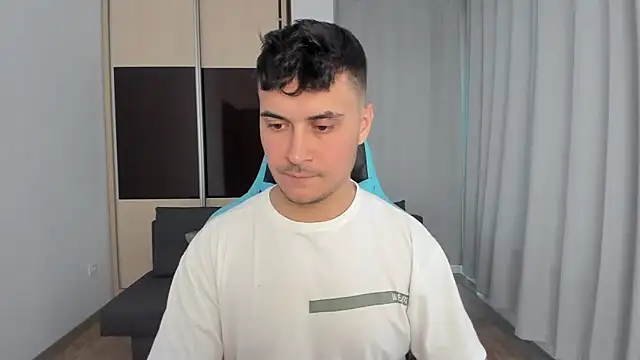 MatMalonne online show from 11-22-25, 01:54