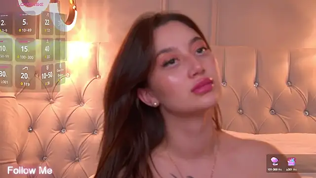 Snapshot of MaryReel chatting on 01-11-25, 12:33 MaryReel online show from 01-11-25, 12:33