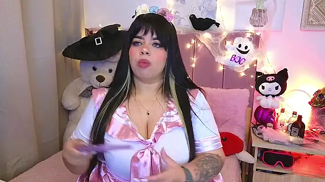 MiahJoness online show from 10-23-25, 02:44