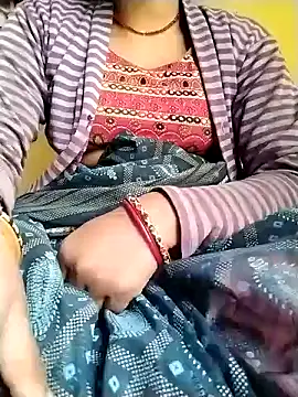 Snapshot of Cutkajal chatting on 12-23-24, 08:00 Cutkajal online show from 12-23-24, 08:00