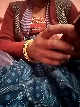 Snapshot of Cutkajal chatting on 12-23-24, 02:28 Cutkajal online show from 12-23-24, 02:28
