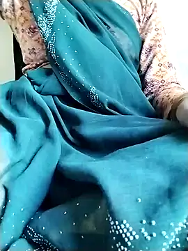 Snapshot of Cutkajal chatting on 01-21-25, 07:04 Cutkajal online show from 01-21-25, 07:04