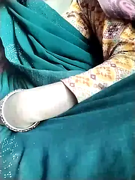 Snapshot of Cutkajal chatting on 01-27-25, 07:03 Cutkajal online show from 01-27-25, 07:03