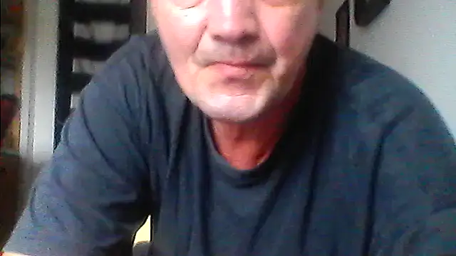 Snapshot of Bigpenis6y chatting on 09-22-25, 09:33 Bigpenis6y online show from 09-22-25, 09:33