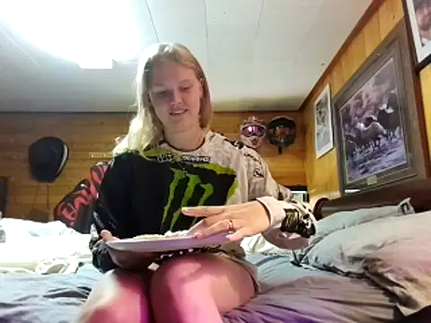 Ryan and Aurora online show from 05-11-26, 04:04