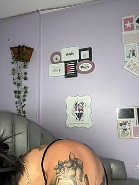 Snapshot of kiim_taaylor chatting on 02-10-25, 05:41 kiim taaylor online show from 02-10-25, 05:41