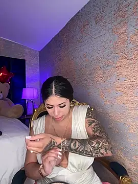 Snapshot of kiim_taaylor chatting on 02-13-25, 11:39 kiim taaylor online show from 02-13-25, 11:39