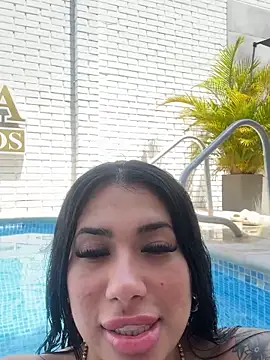 Snapshot of kiim_taaylor chatting on 02-16-25, 04:10 kiim taaylor online show from 02-16-25, 04:10