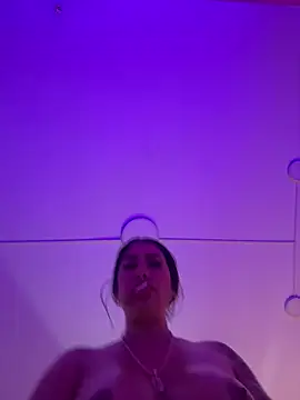 Snapshot of kiim_taaylor chatting on 02-22-25, 02:52 kiim taaylor online show from 02-22-25, 02:52