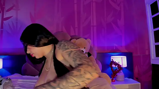 Snapshot of kiim_taaylor chatting on 02-22-25, 05:57 kiim taaylor online show from 02-22-25, 05:57