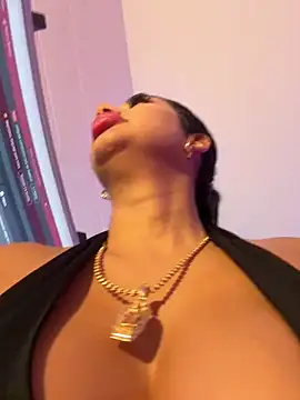 Snapshot of kiim_taaylor chatting on 03-14-25, 11:34 kiim taaylor online show from 03-14-25, 11:34