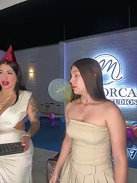 Snapshot of kiim_taaylor chatting on 03-16-25, 08:54 kiim taaylor online show from 03-16-25, 08:54