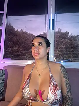 Snapshot of kiim_taaylor chatting on 09-18-25, 01:24 kiim taaylor online show from 09-18-25, 01:24