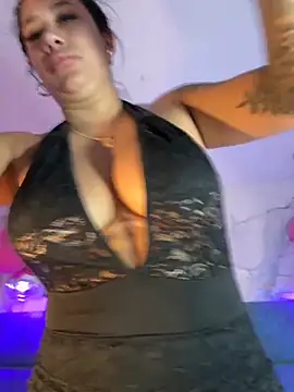 Snapshot of kiim_taaylor chatting on 09-22-25, 01:02 kiim taaylor online show from 09-22-25, 01:02