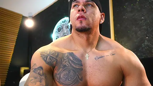 MassimoWalton2 online show from 11-05-25, 12:05