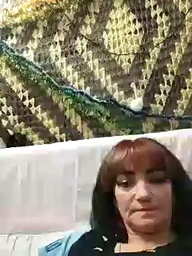 Snapshot of SweetLeila40 chatting on 12-29-24, 03:00 SweetLeila40 online show from 12-29-24, 03:00