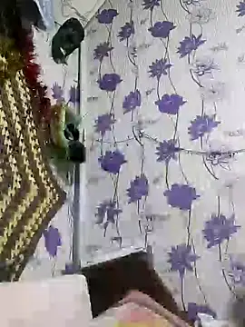 Snapshot of SweetLeila40 chatting on 01-02-25, 07:40 SweetLeila40 online show from 01-02-25, 07:40