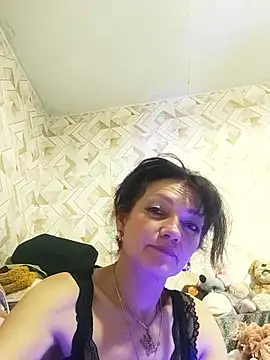 Snapshot of SweetLeila40 chatting on 06-11-26, 12:32 SweetLeila40 online show from 06-11-26, 12:32