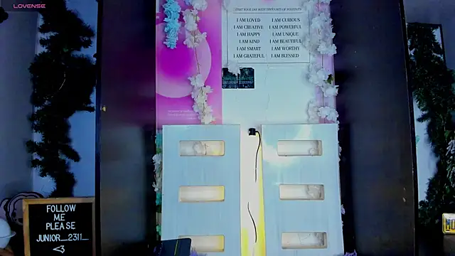 Snapshot of juniior_2311_ chatting on 02-17-25, 10:03 juniior 2311 online show from 02-17-25, 10:03