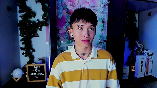 Snapshot of juniior_2311_ chatting on 03-01-25, 05:27 juniior 2311 online show from 03-01-25, 05:27