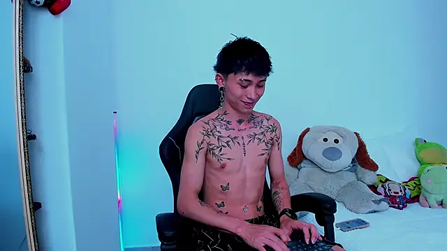 Snapshot of juniior_2311_ chatting on 10-24-25, 06:04 juniior 2311 online show from 10-24-25, 06:04