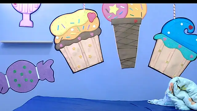 Snapshot of evaleribigtits18 chatting on 12-05-25, 07:10 evaleribigtits18 online show from 12-05-25, 07:10