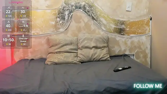 melaniecooperr online show from 10-19-25, 03:18