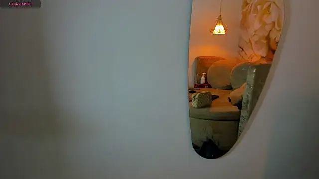 Snapshot of melaniecooperr chatting on 01-15-26, 03:55 melaniecooperr online show from 01-15-26, 03:55