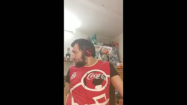 Snapshot of BISEXGOOD777 chatting on 02-10-26, 02:32 BISEXGOOD777 online show from 02-10-26, 02:32