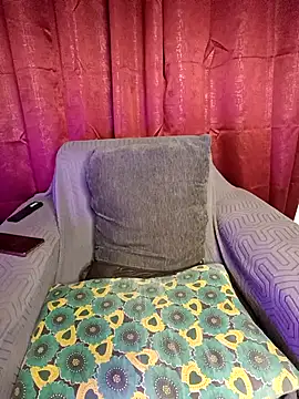 Snapshot of Hot_Urvi chatting on 11-12-25, 06:25 Hot Urvi online show from 11-12-25, 06:25