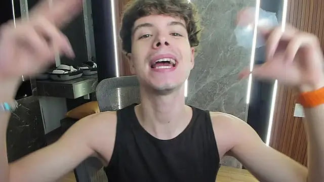 calvin love you online show from 06-05-26, 05:18