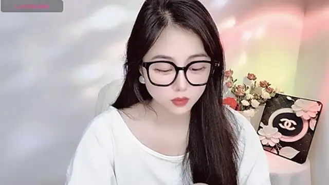 Snapshot of Lydia_170 chatting on 06-15-26, 08:22 Lydia 170 online show from 06-15-26, 08:22