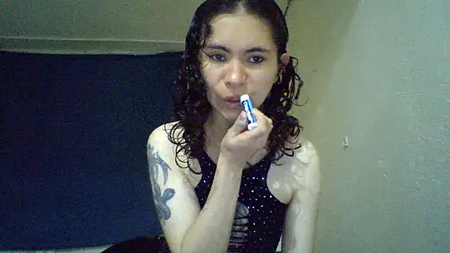 Snapshot of CELEna098rs707 chatting on 06-25-26, 01:49 CELEna098rs707 online show from 06-25-26, 01:49