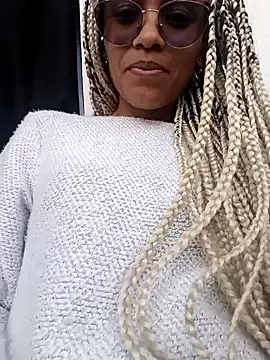 Snapshot of BlairSamy chatting on 12-24-24, 08:49 BlairSamy online show from 12-24-24, 08:49