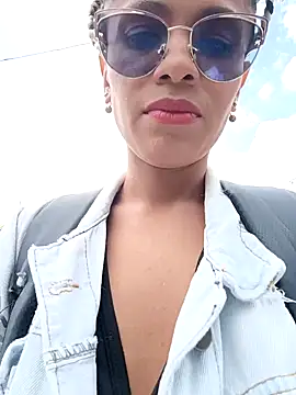 Snapshot of BlairSamy chatting on 12-25-24, 06:09 BlairSamy online show from 12-25-24, 06:09