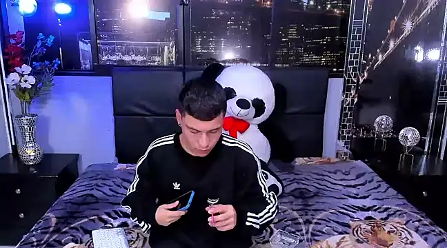 salvadorgomezx online show from 12-13-24, 01:48