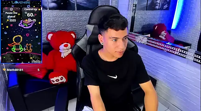 salvadorgomezx online show from 01-05-25, 05:51