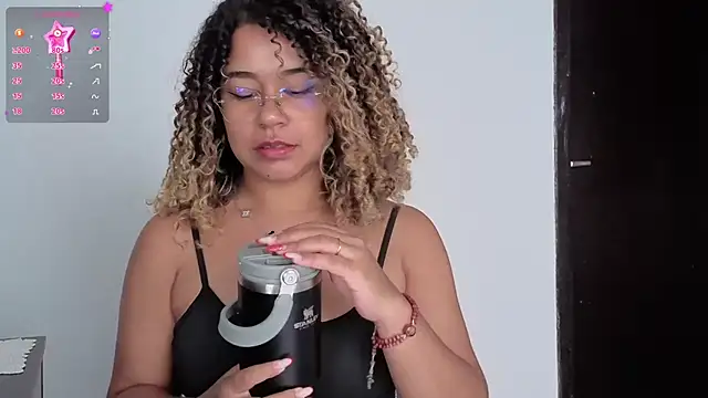 VitoriaFernandes online show from 01-17-26, 08:01