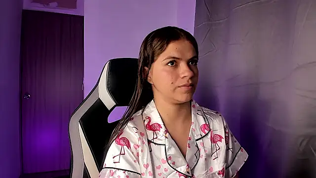 Snapshot of PaigeJayden chatting on 11-10-25, 09:25 PaigeJayden online show from 11-10-25, 09:25