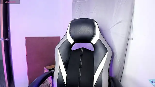 Snapshot of PaigeJayden chatting on 01-08-26, 03:42 PaigeJayden online show from 01-08-26, 03:42