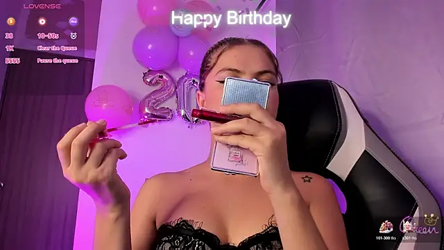 Snapshot of PaigeJayden chatting on 02-21-26, 10:33 PaigeJayden online show from 02-21-26, 10:33