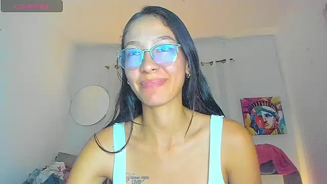 Snapshot of Sophie_sweett19 chatting on 06-18-26, 11:53 Sophie sweett19 online show from 06-18-26, 11:53